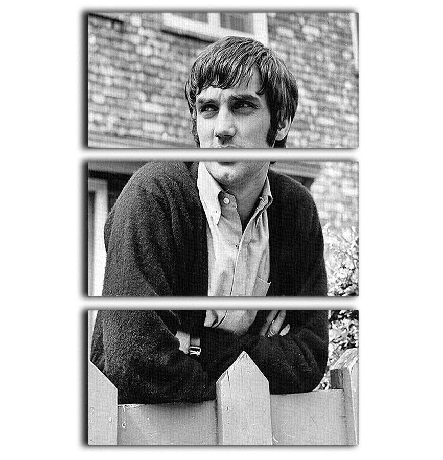 George Best in 1968 3 Split Panel Canvas Print - Canvas Art Rocks - 1