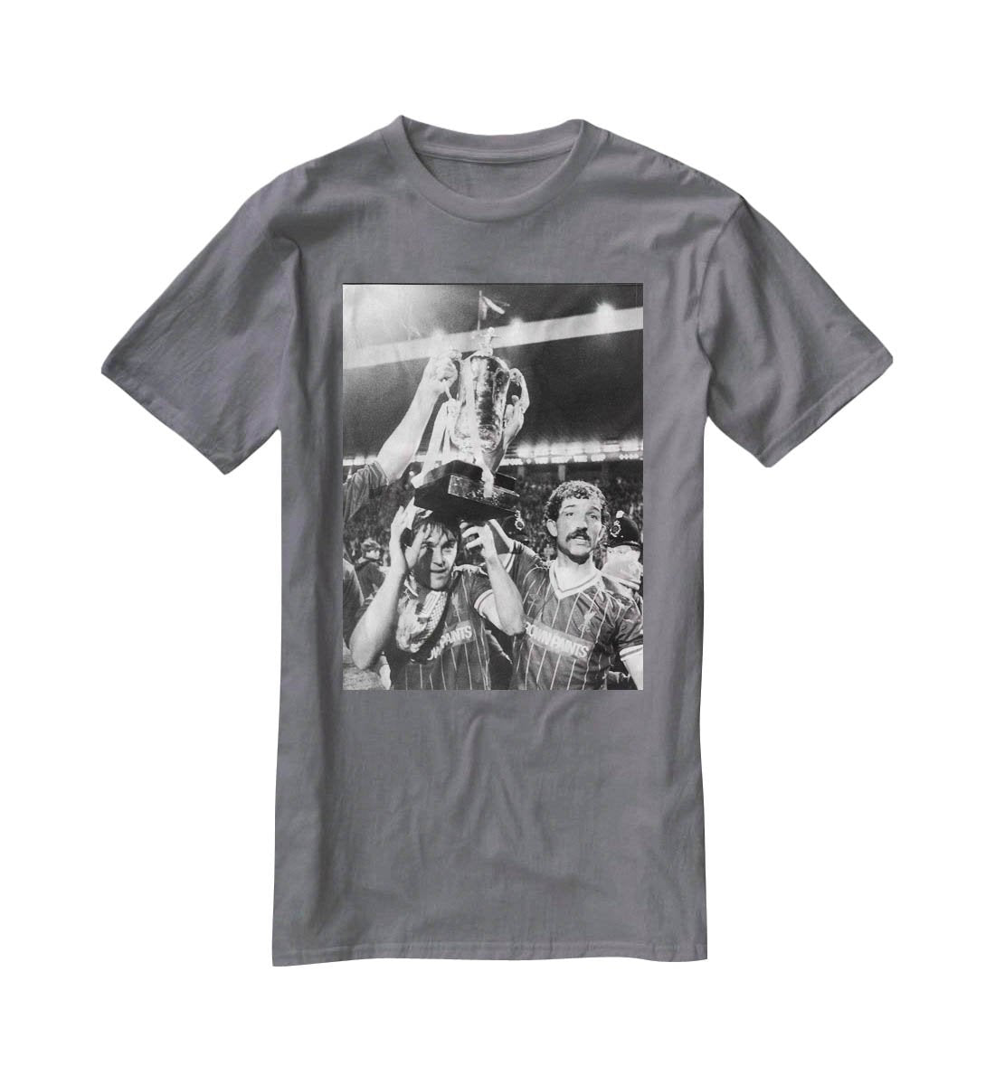Kenny Dalglish and Graeme Souness with the Milk Cup trophy T-Shirt - Canvas Art Rocks - 3