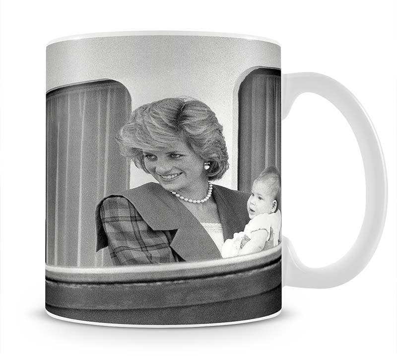 Princess Diana with family aboard the Royal Yacht Britannia Mug - Canvas Art Rocks - 1