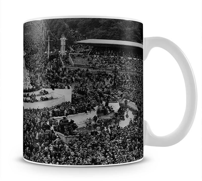 Queen Elizabeth II Coronation crowds at Buckingham Palace Mug - Canvas Art Rocks - 1