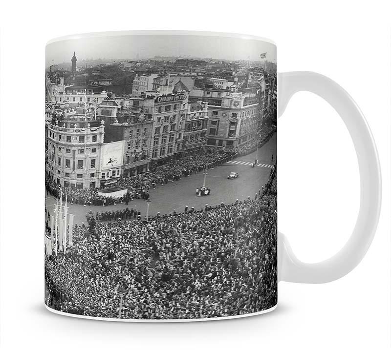 Queen Elizabeth II Coronation procession in Trafalgar Square Mug - Canvas Art Rocks - 1