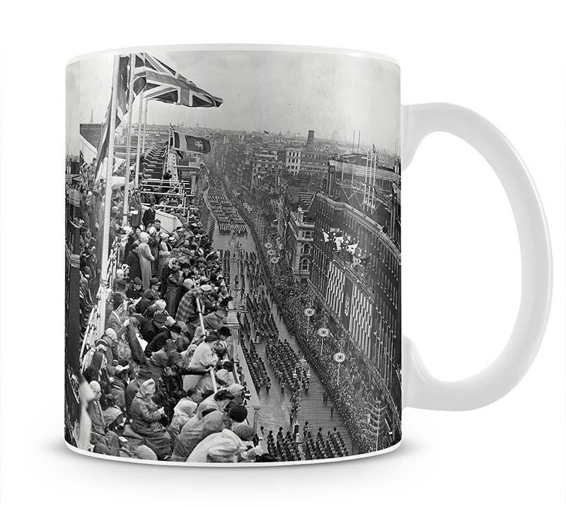 Queen Elizabeth II Coronation procession pass on Oxford Street Mug - Canvas Art Rocks - 1