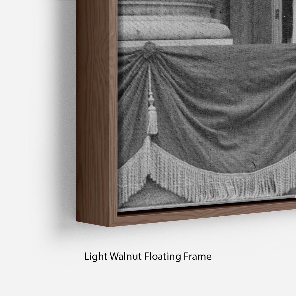 Queen Elizabeth II Wedding the couple wave from the balcony Floating Frame Canvas