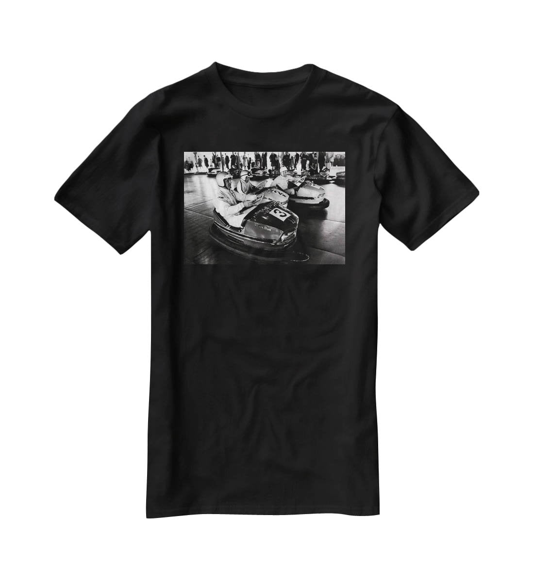 Racing drivers on the dodgems T-Shirt - Canvas Art Rocks - 1