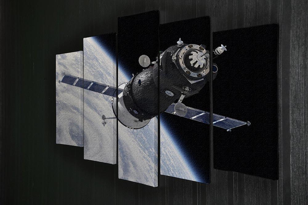 Spaceship Soyuz TMA at the Earth orbit 5 Split Panel Canvas - Canvas Art Rocks - 2