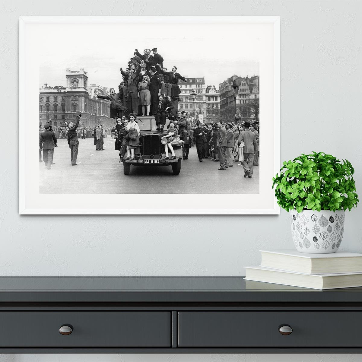 VE celebrations in London Framed Print - Canvas Art Rocks - 5